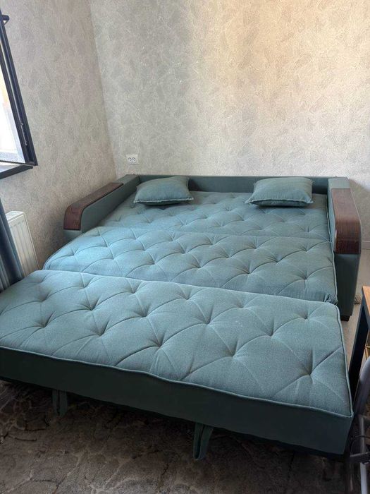 Диван, отличное состояние, новый.