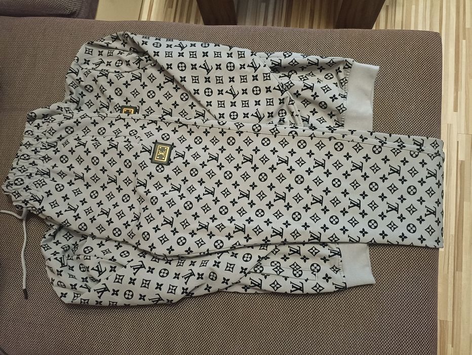Louis Vuitton XXL нов ! Мъжки екип