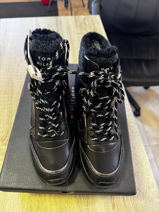 Ghete de iarna Tommy Hilfiger 37, noi, originale