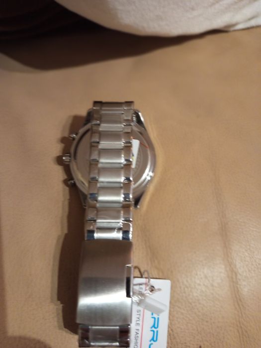 Чисто нов кварцов хронограф