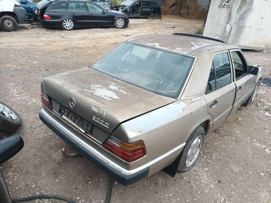 Dezmembrari  Mercedes-Benz W124  1993  > 1995 E 300 D (124.131) Motor