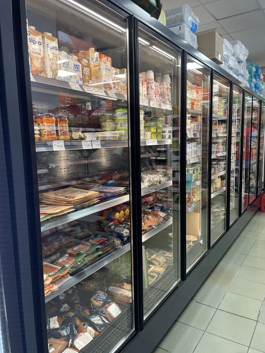 Vitrine frigorifice industriale & rafturi metalice profesionale