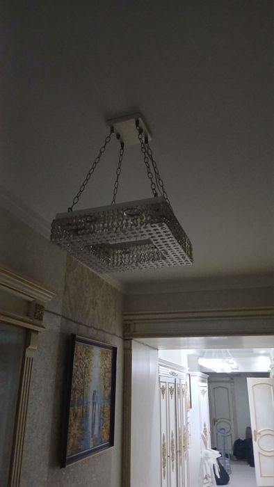 Продаю  люстру Б/У в хорошом состоянии надо лампочки менять