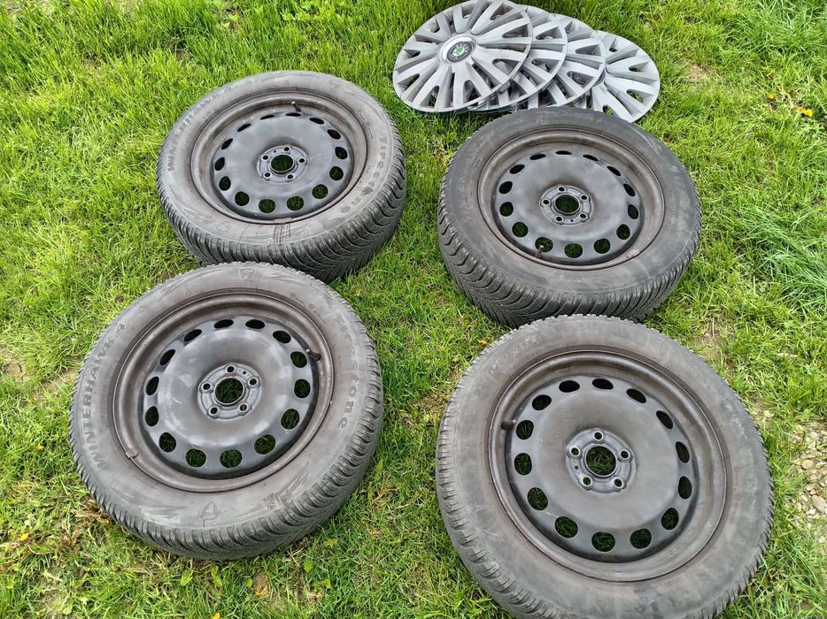 Vând 4 anvelope 205 55 r16 și 4 jante. R16