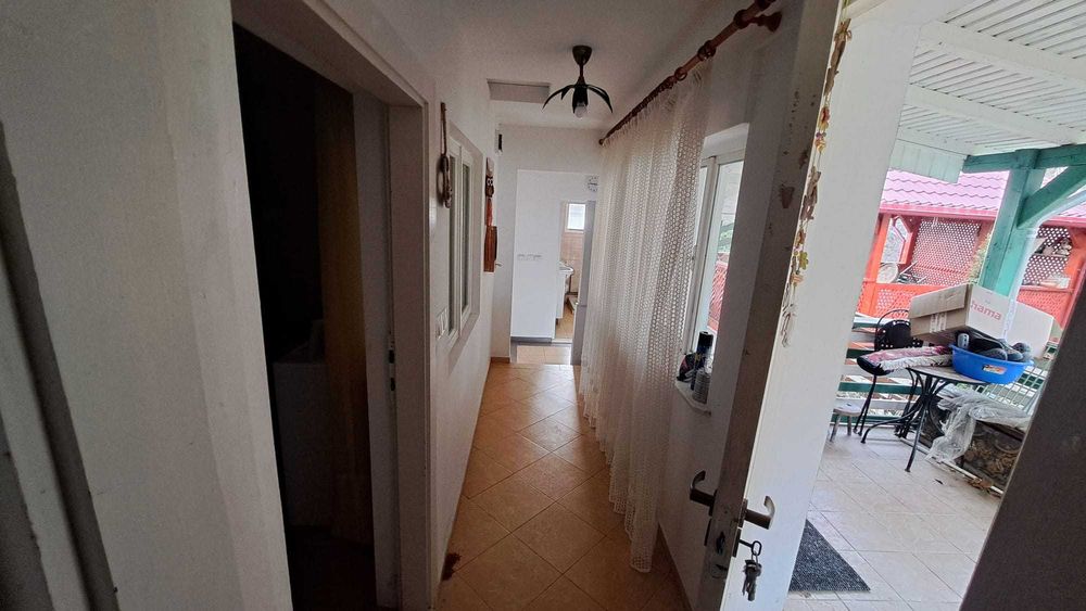 Casa moderna, cu foisor, anexe, gratar, renovata integral, 3000 mp curte livada