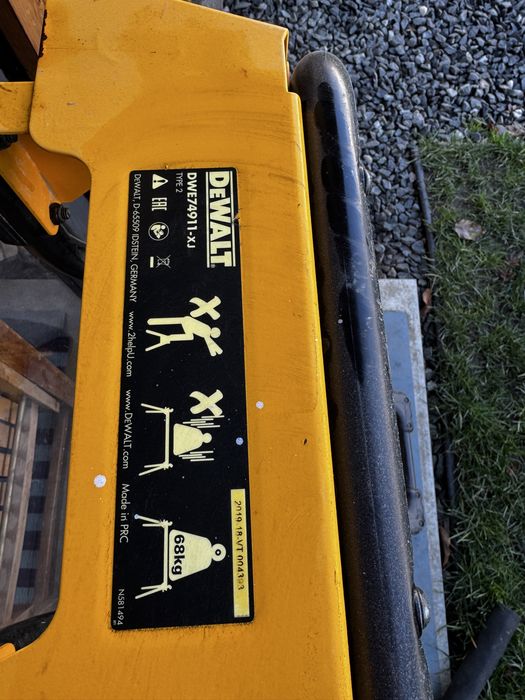 Stand Circular de Masa Dewalt DWE74911