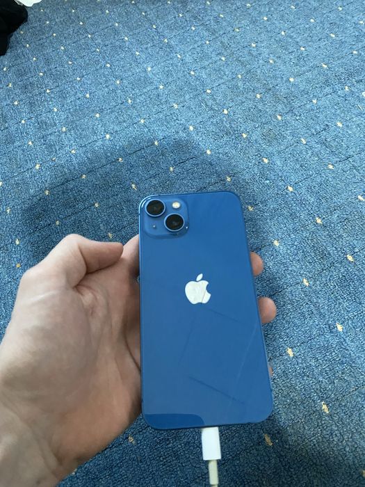 Продам айфон 13