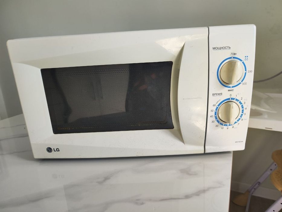 Продам микроволновку LG