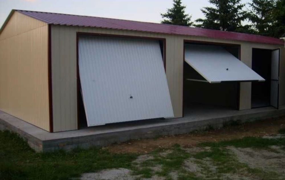 Vând garaj auto pe structură metalică învelit cu panouri sendviș