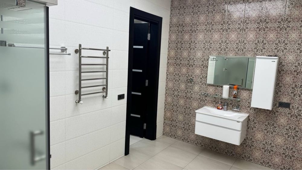 Аренда Евро офис Ор-р: метро Айбек 450м2