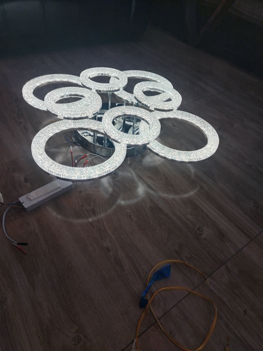 Продам люстру led