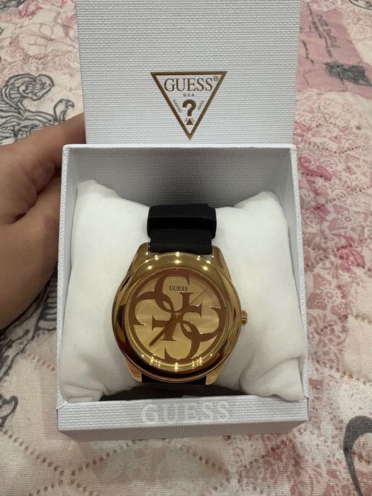 Страхотен часовник GUESS