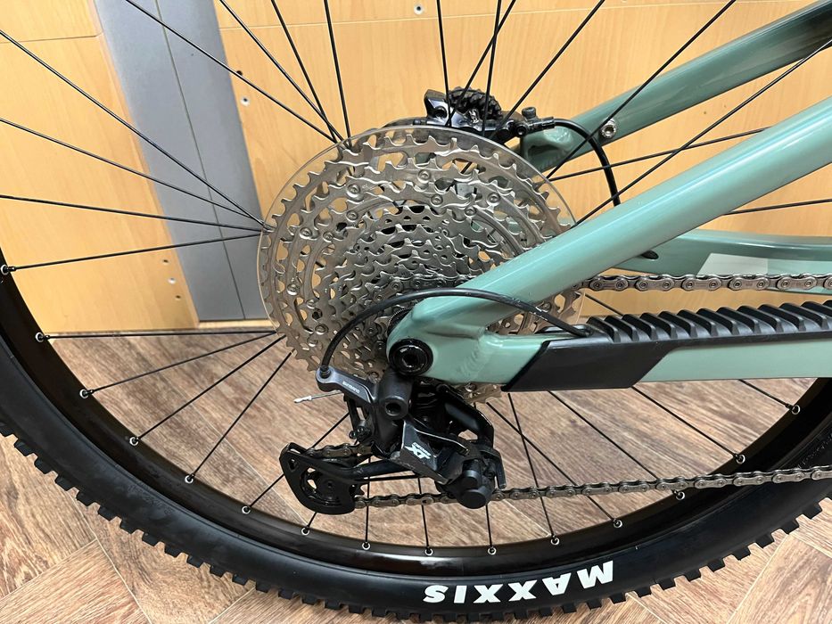 +MTB Focus THRON 6.9/29"/M-size/Suspension Full 130+