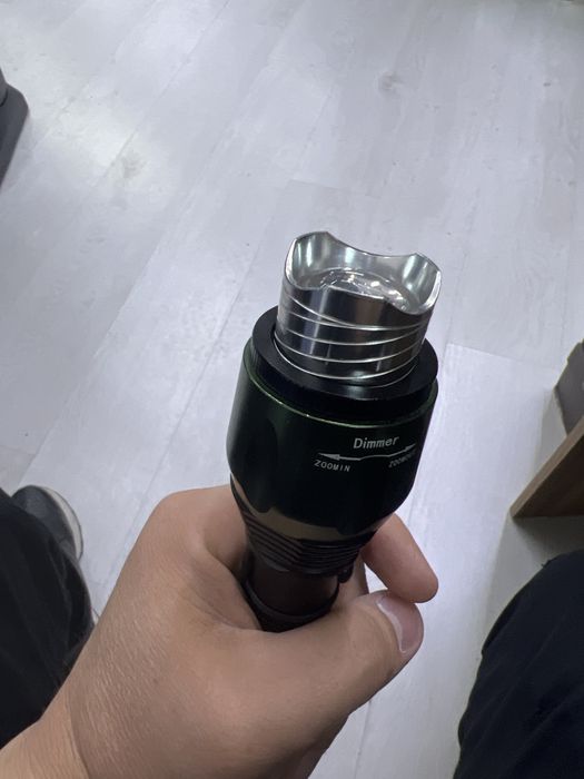 Продается ручной мощный фонарик