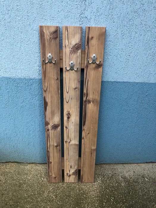 Cuiere PAL culoarea stejar, NOI, 6 agatatoare, simple, elegante