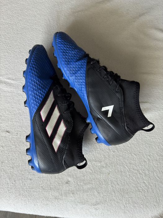 Ghete de fotbal adidas
