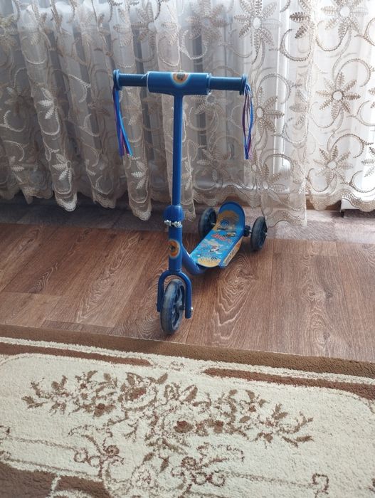 Детский самокат трёхколёсный