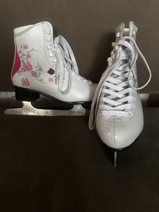 продам коньки бу