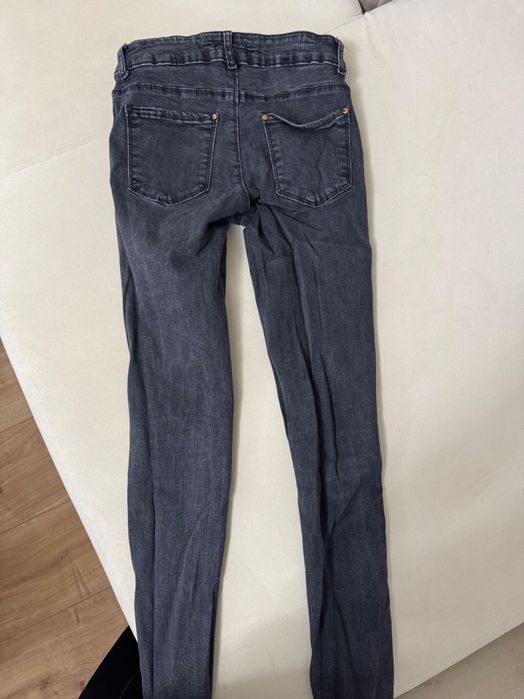 Дамски дънки с орнаменти на крачола