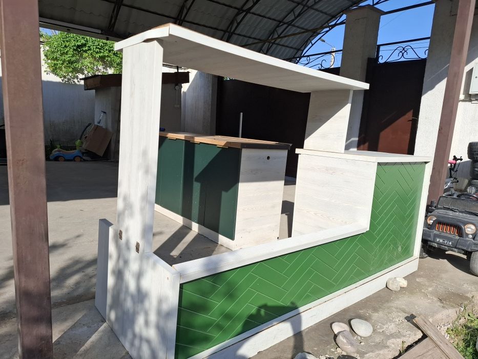 Продается стол с тумбой