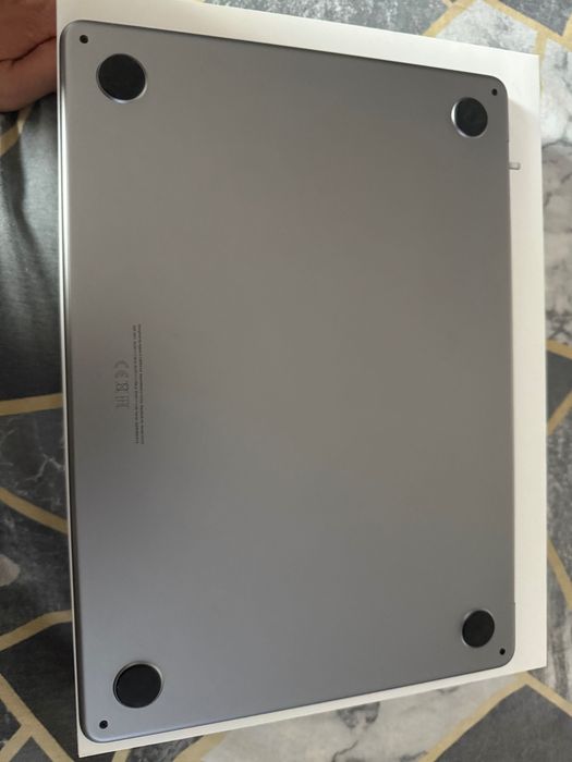 MacBook Air M3 24GB RAM 8CPU 10GPU 512GB RAM