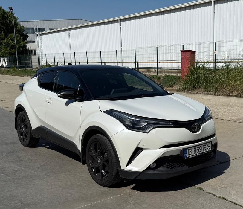 Toyota CHR alb perlat