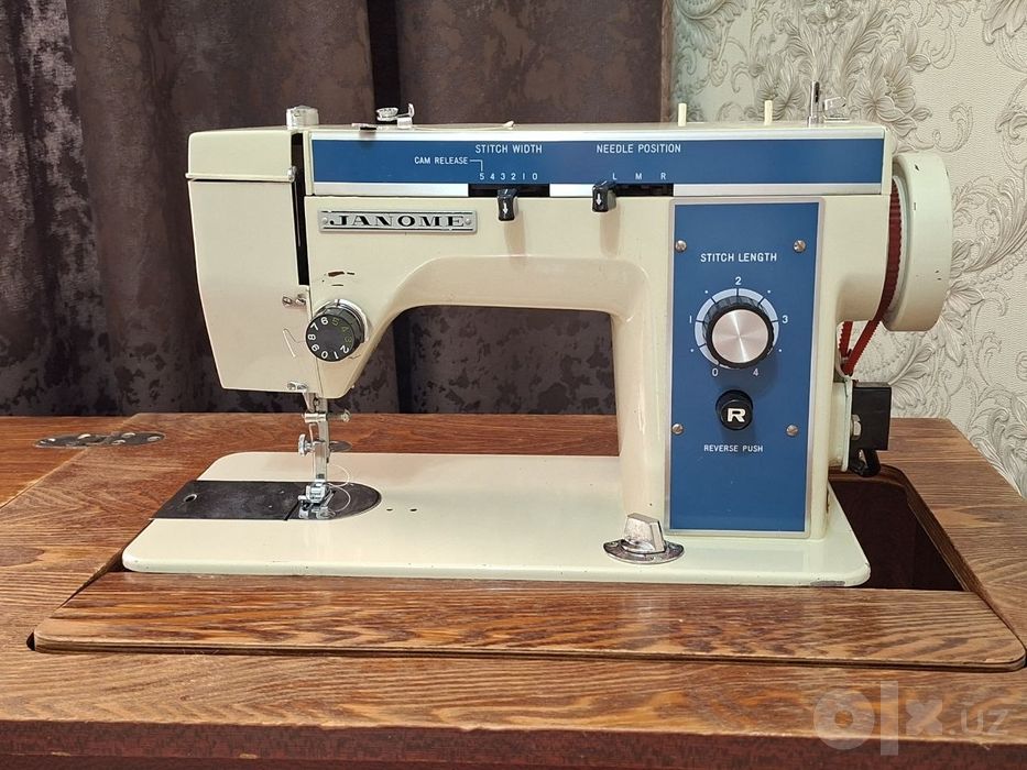 Швейная машинка Janome