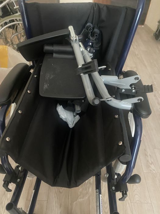 Коляска инвалидная новая