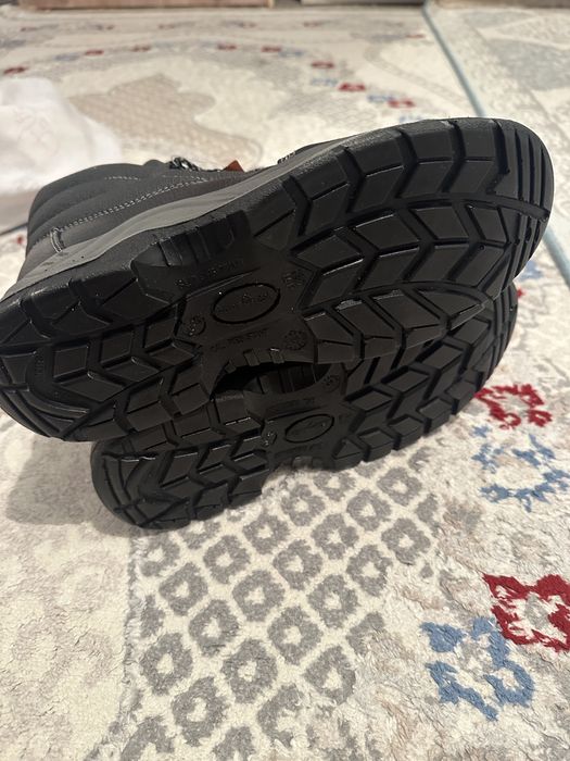 Продаю летние спец ботинки