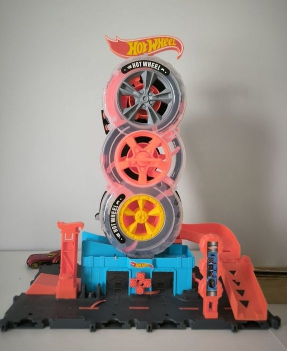 Трек гоночный  Hot Wheels