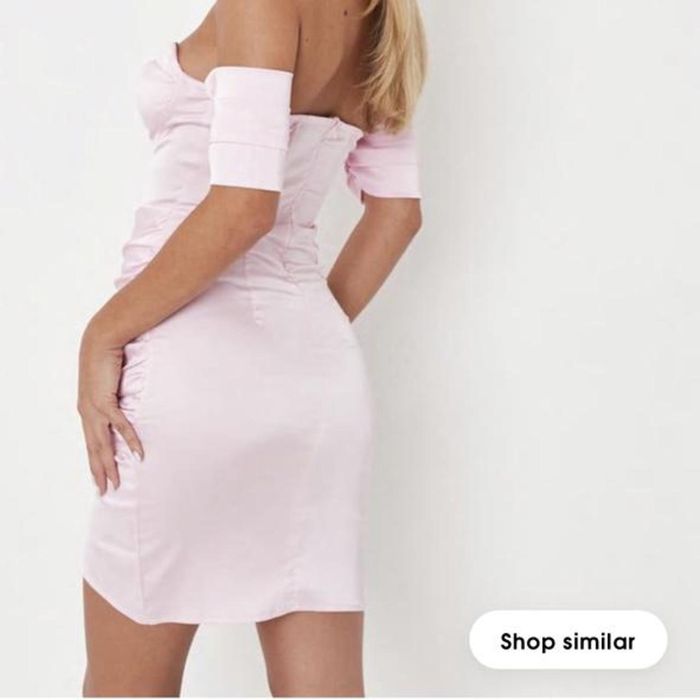 Розова сатенена рокля Missguided нова