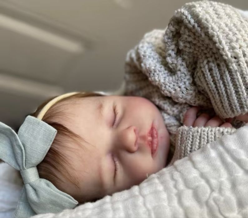 Реалистична кукла