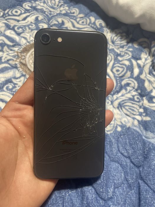 Vand Iphone 8 fara cont de iCloud