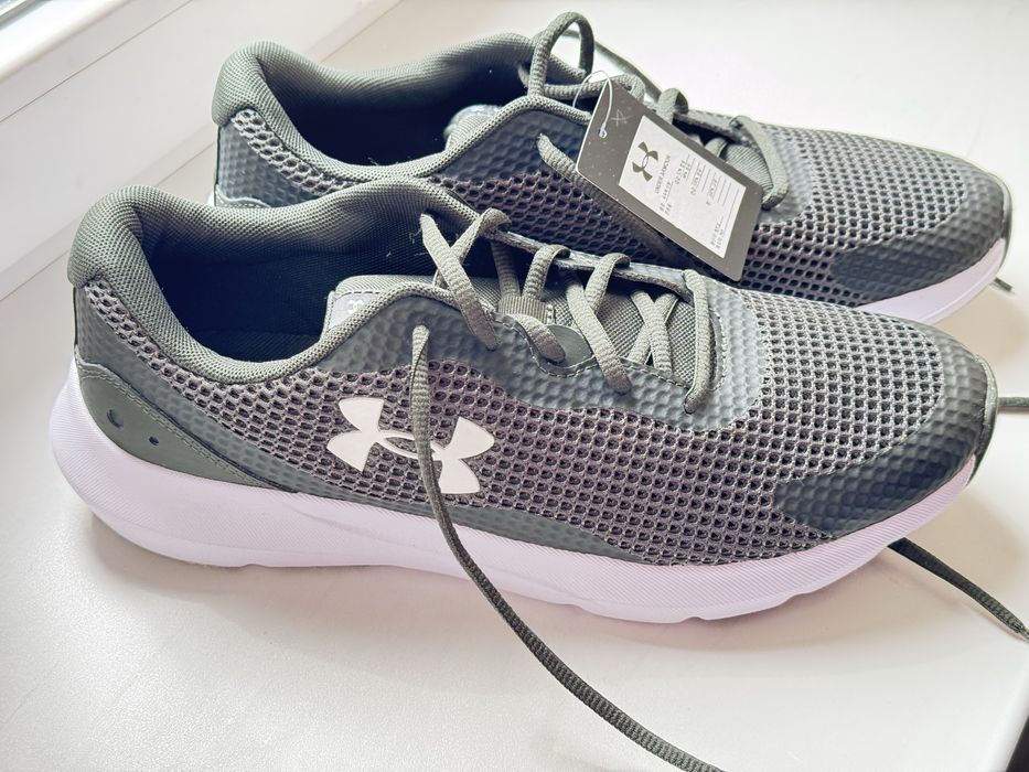 продам кроссовки under armour