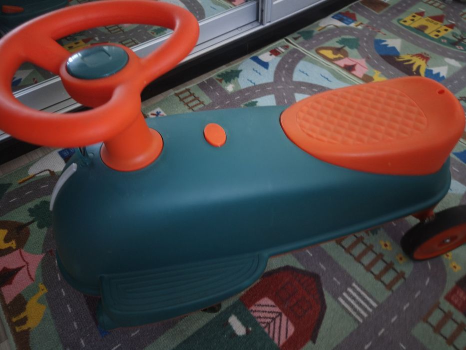 Scuter electric muzical Noriel