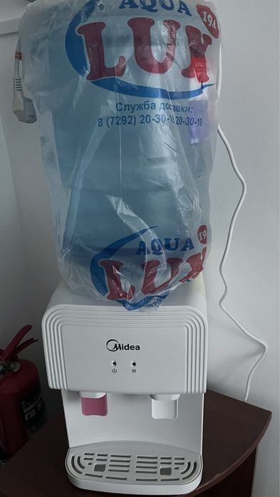 Кулер диспенсер для воды