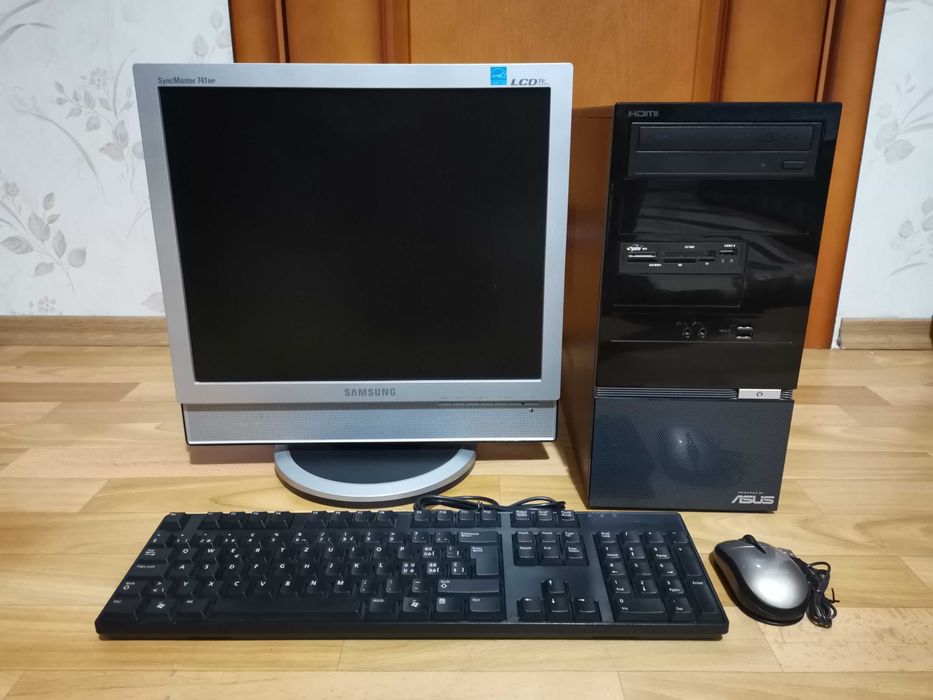 Asus настолен компютър за офис работа