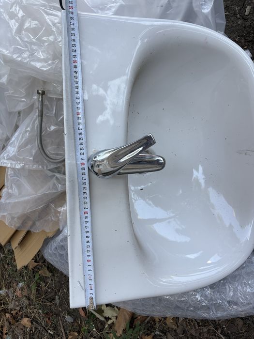 Продавам мивка за баня