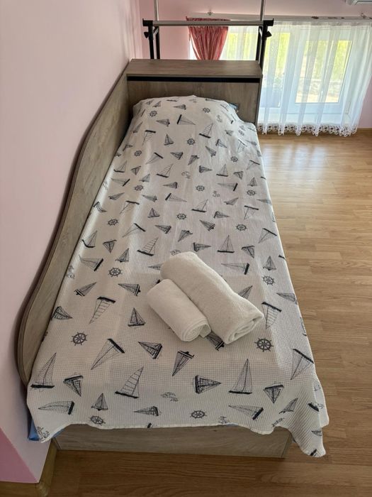 Единично легло