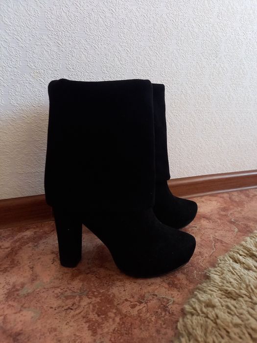 Продам женское осенний сапоги