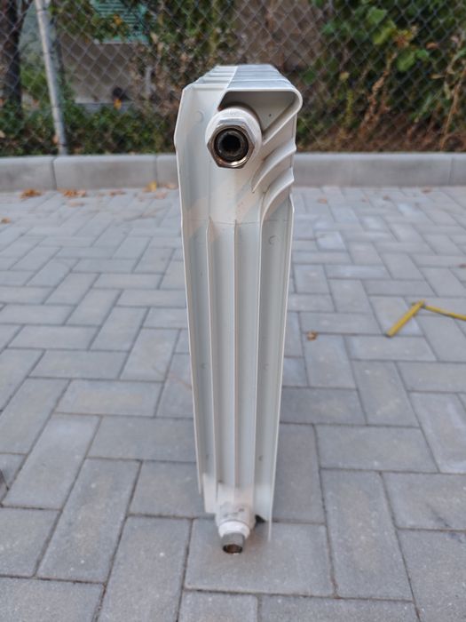 Продавам алуминиев радиатор размери височина 57см на ширина 41см