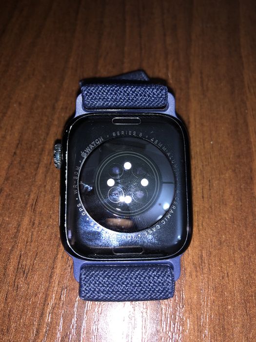Продается apple watch series 8 45 mm