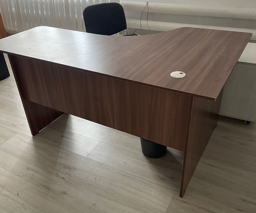Продам офисный стол