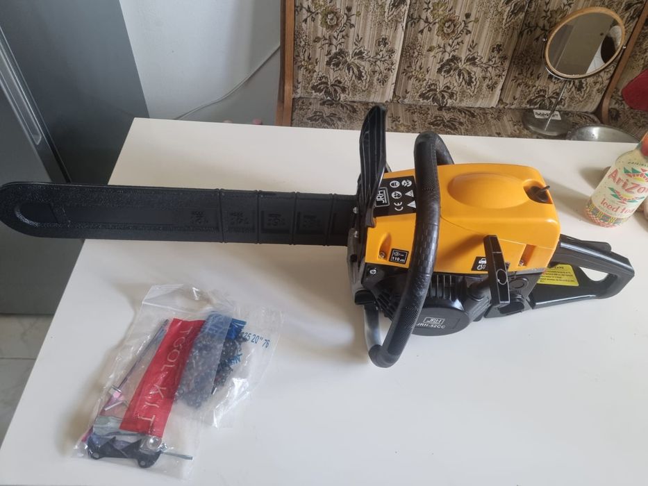 Vând drujbe pe benzină și pe acumulator