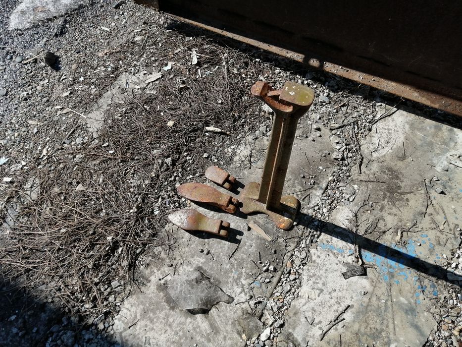 Продам сапожную лапу