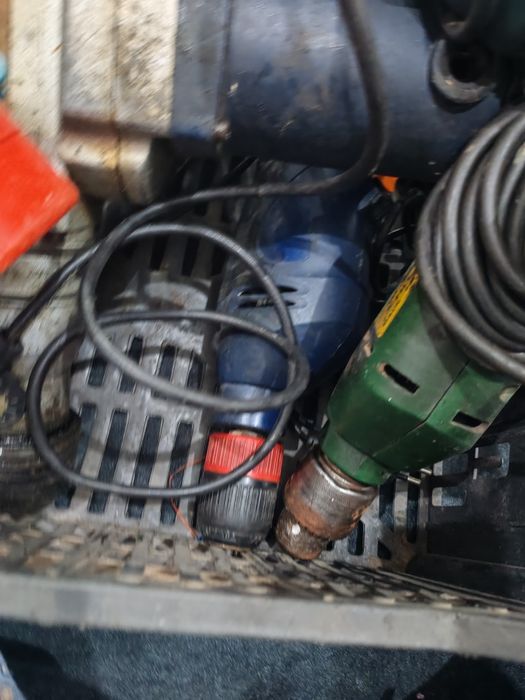 Bormașină și Auto filetată.