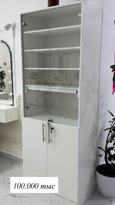 Тумбочки и шкафы