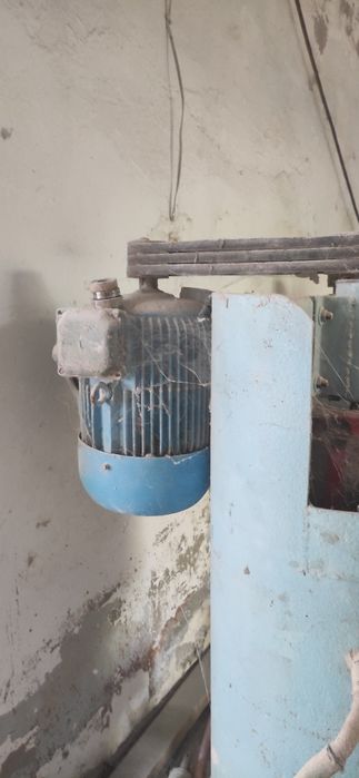 Matorlar sotiladi yana boshqa matorlar ham bor  holati juda zor