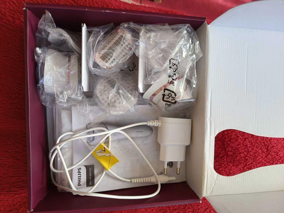 Philips Epilator Series 8000 BRE740/10 – нов, с 9 приставки, Wet & Dry