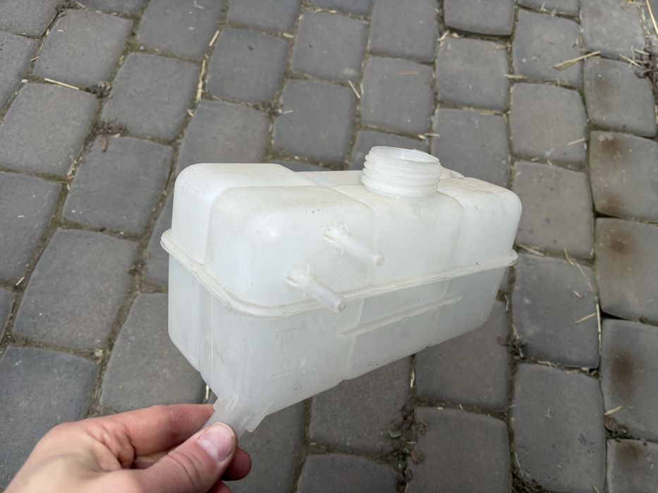 Расширительный бачок лада приора